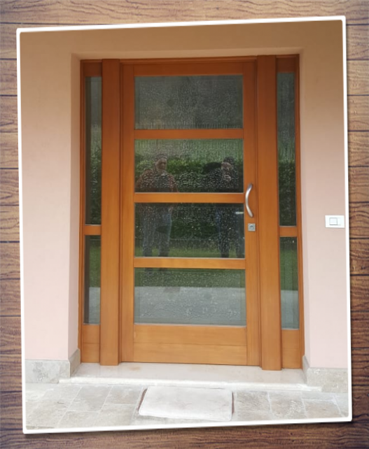 Portoncino d'ingresso in legno